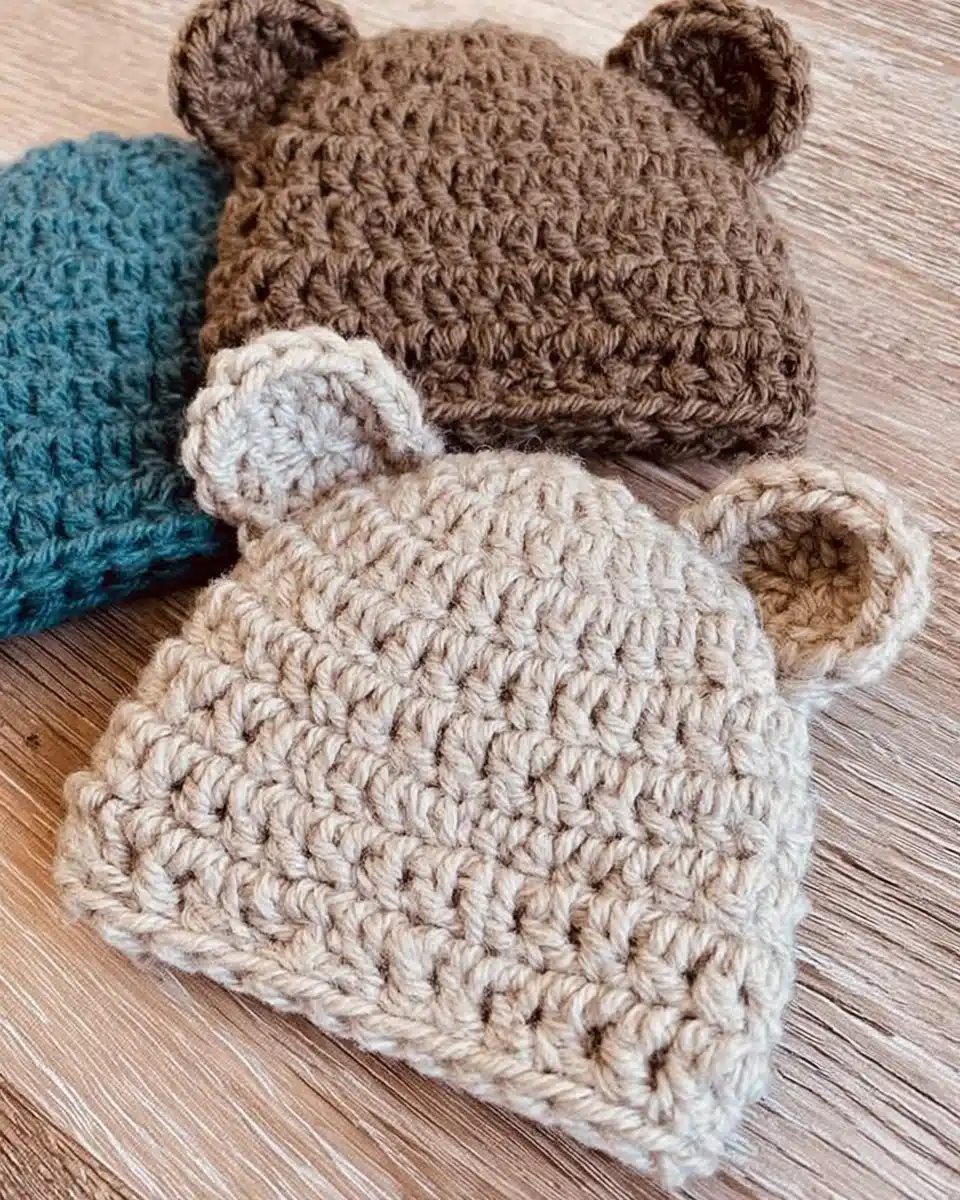 Crocheted bear hat for children, perfect for warmth and style.