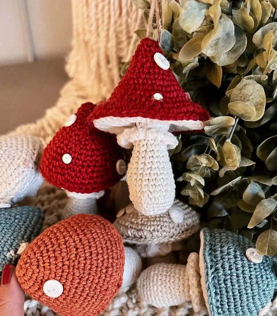 No-Sew Rustic Farmhouse Mushroom Project